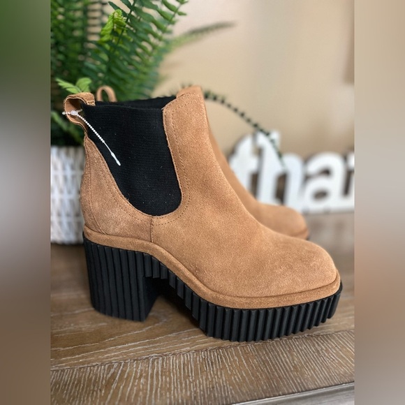 Gianni Bini Ryker Suede Lug Sole Platform Booties Size 8.5 - Picture 7 of 16